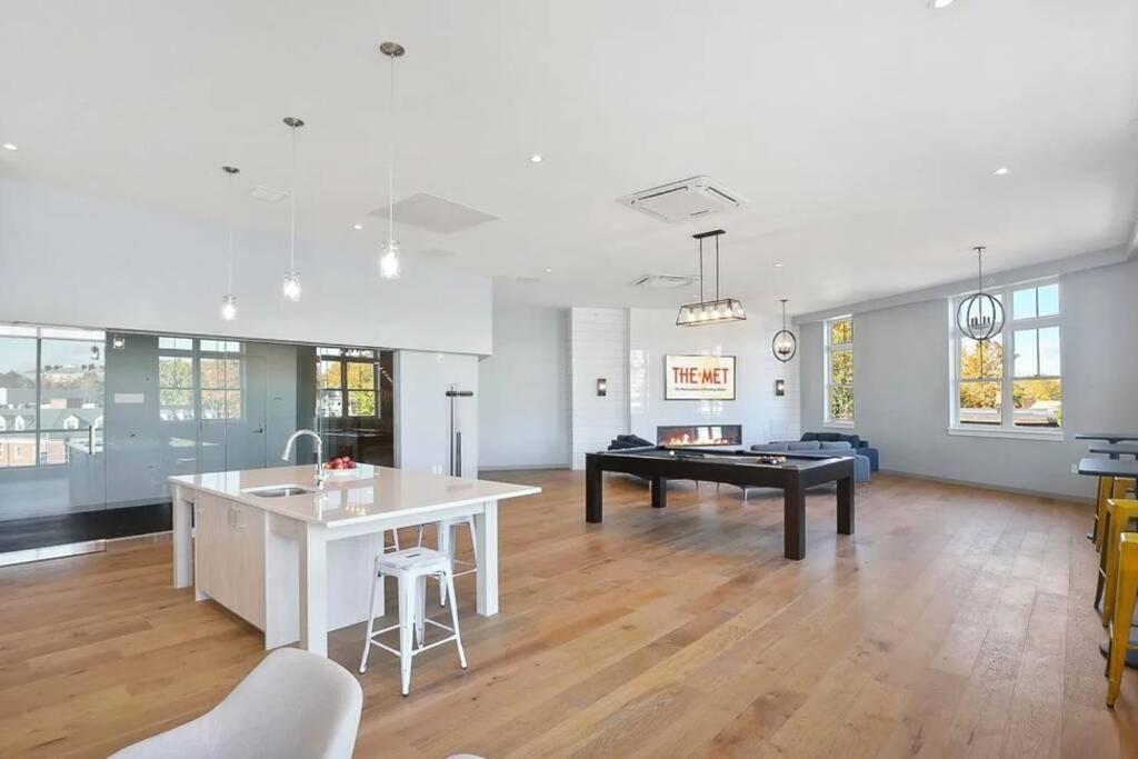 Luxury Apartment With Gym, Steps From Commuter Rail #4011 Reading Buitenkant foto